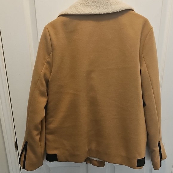 Forever 21 Tan Teddy Jacket with Shearling Collar - Picture 5 of 6
